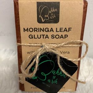 Moringa leaf whitening soap